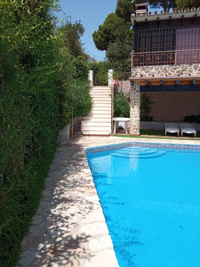 Villa Con Piscina Privada Torremolinos Bagian luar foto